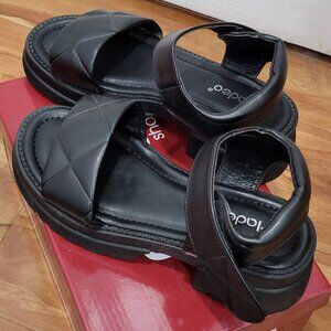 Fladeo Platform Sandals